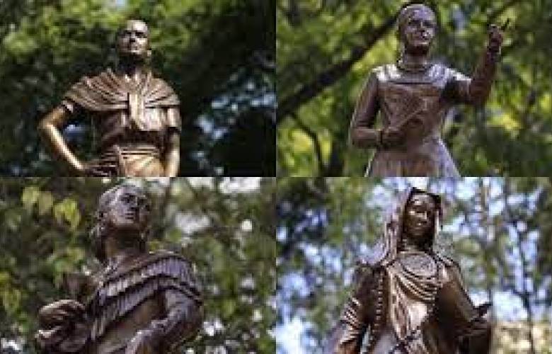 CDMX: Primeras estatuas de mujeres ilustres son instaladas en el Paseo de las Heroínas