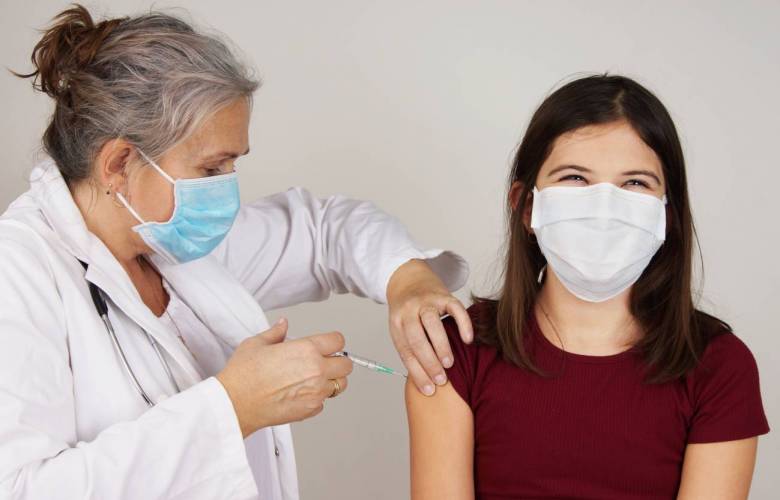 Moderna asegura que su vacuna es efectiva en adolescentes