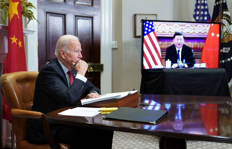 Biden advierte a Xi Jinping sobre de 'graves consecuencias' si apoya a Rusia