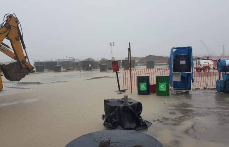 Inundaciones en Dos Bocas complicaron los trabajos de construcción
