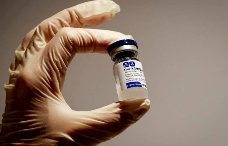 Rusia prueba mezcla de vacunas AstraZeneca y Sputnik V