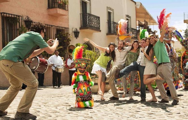 Según el INEGI, llegan menos turistas extranjeros a México