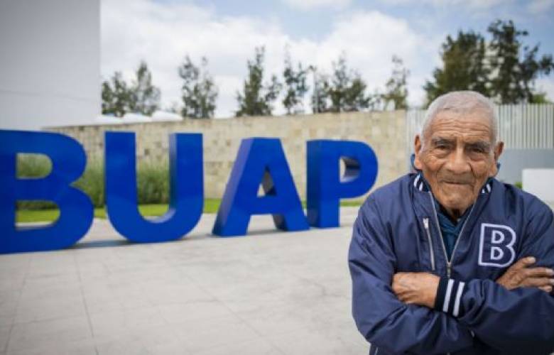 ¡Admirable! con 84 años, Don Felipe esta apunto de graduarse como ingeniero