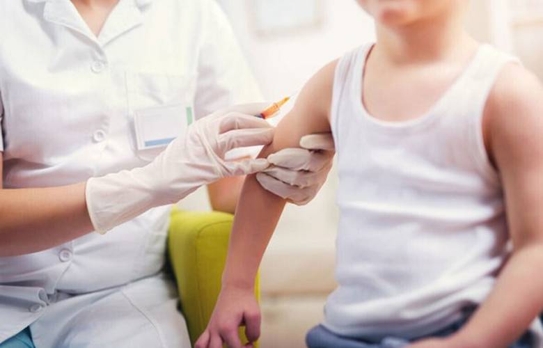 Expertos de EU consideran difícil decidir sobre vacunas en niños antes de fin de año