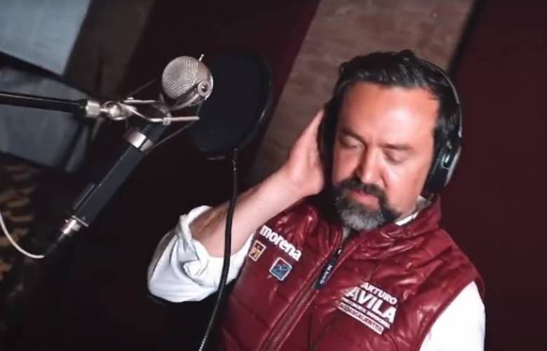 Candidato de Morena hace cover de canción de Molotov, la banda demandará