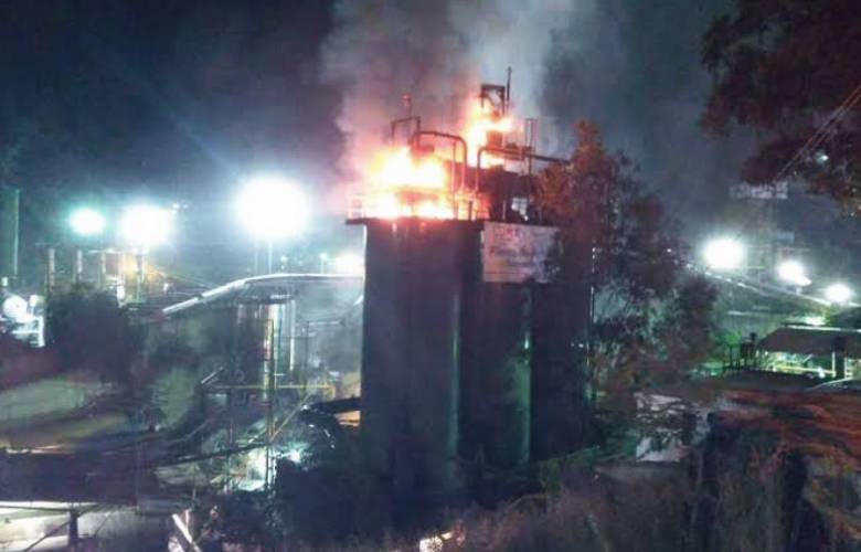CDMX: Reportan incendio en planta de asfalto de avenida del Imán