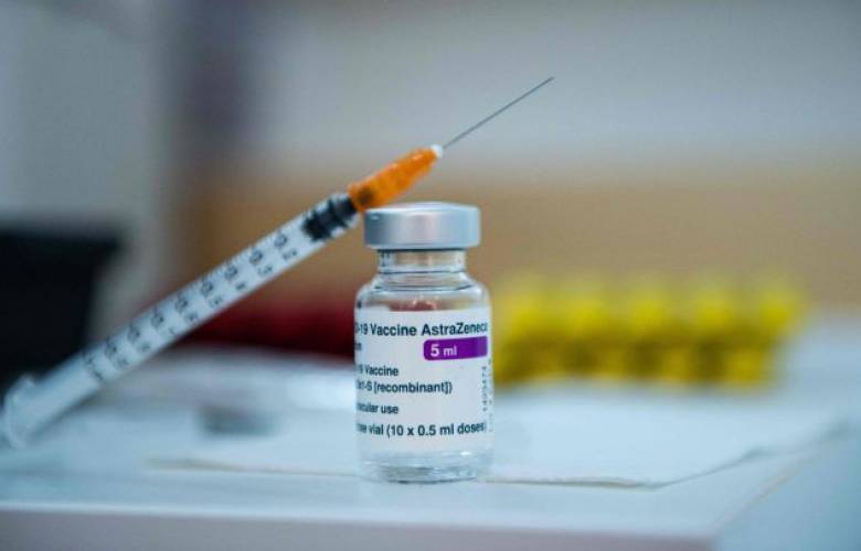 Afirma estudio; Vacuna de AstraZeneca aumenta beneficios con la edad y supera los riesgos