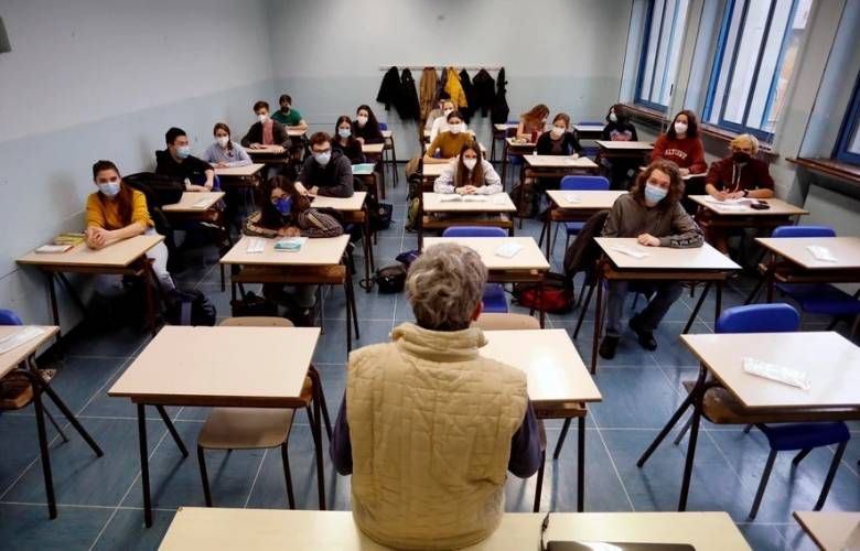 Maestra de primaria contagia de Covid19 a 12 alumnos.