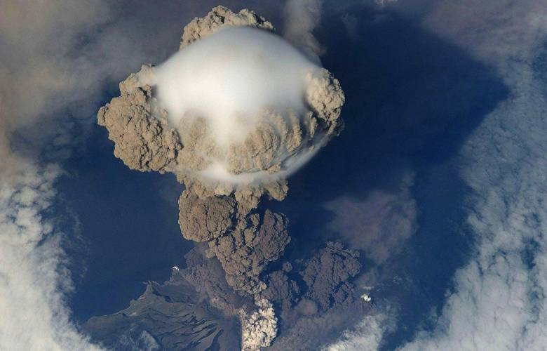 Alerta roja en Alaska por erupción del volcán Gran Sitkin