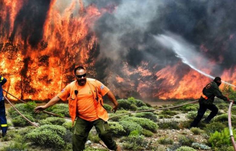 Continúan los incendios en Grecia