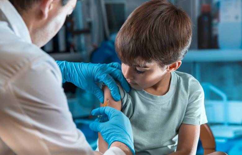 Niños entre 5 y 11 años participan en pruebas de vacuna de Pfizer
