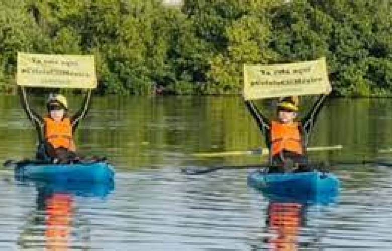 Greenpeace protesta frente a la refinería Dos Bocas; pide medidas ante cambio climático