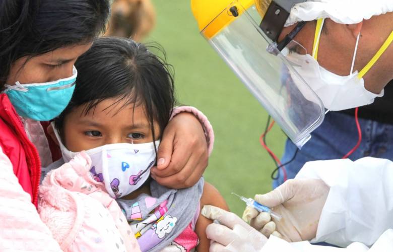 Gobierno analiza vacunar contra Covid a niños y niñas mayores de 5 años