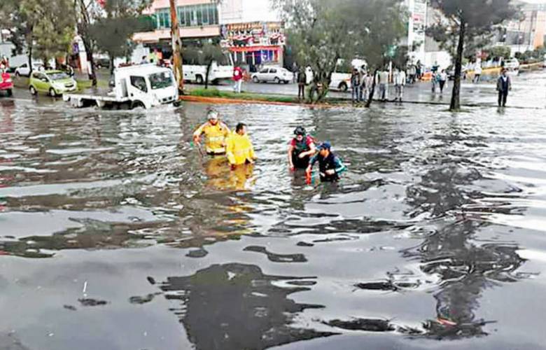 Lluvias provocan inundaciones en oriente del Edomex