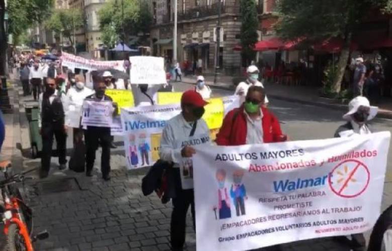  Marcha de adultos mayores para exigir que Walmart les permita trabajar 