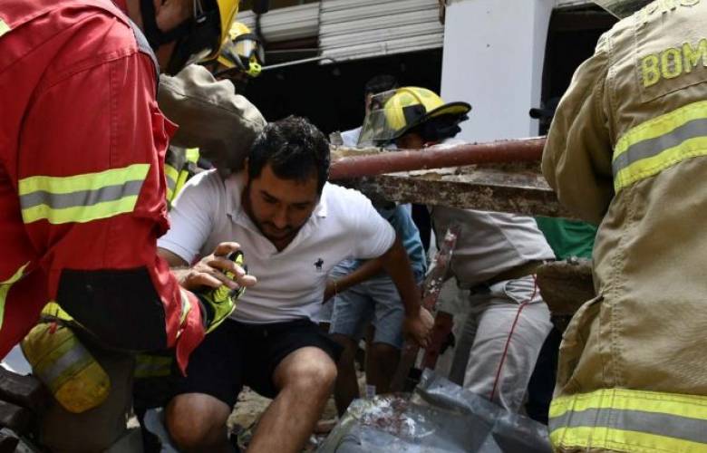 Techo de zapatería se derrumba frente a la Friki Plaza: Jalisco